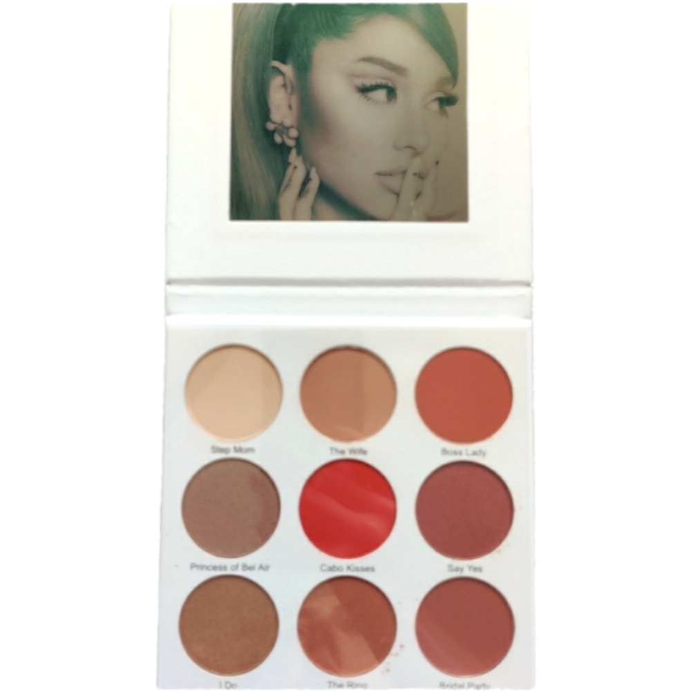 Give Them Lala Beauty The Grown Woman Palette